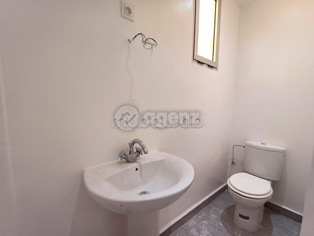 Bureau à vendre 74 m² Issil Marrakech