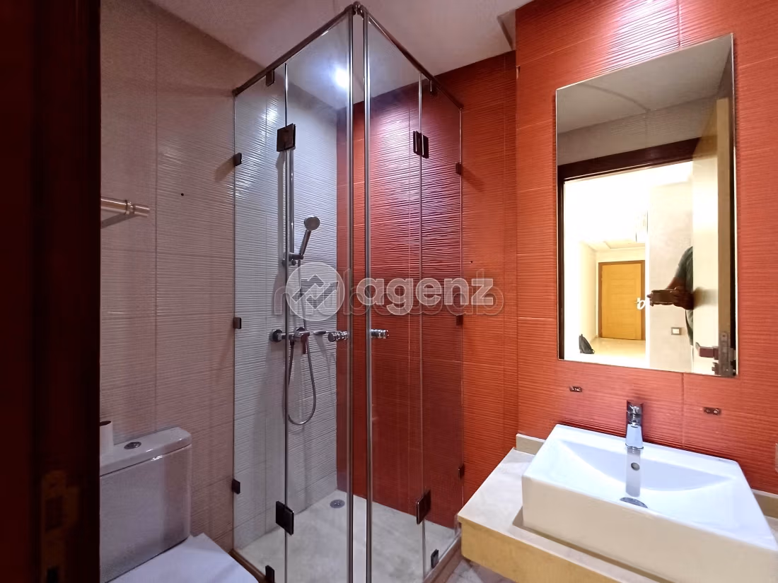 Apartment to purchase. Large area 123 m². Cellar, Large terrace