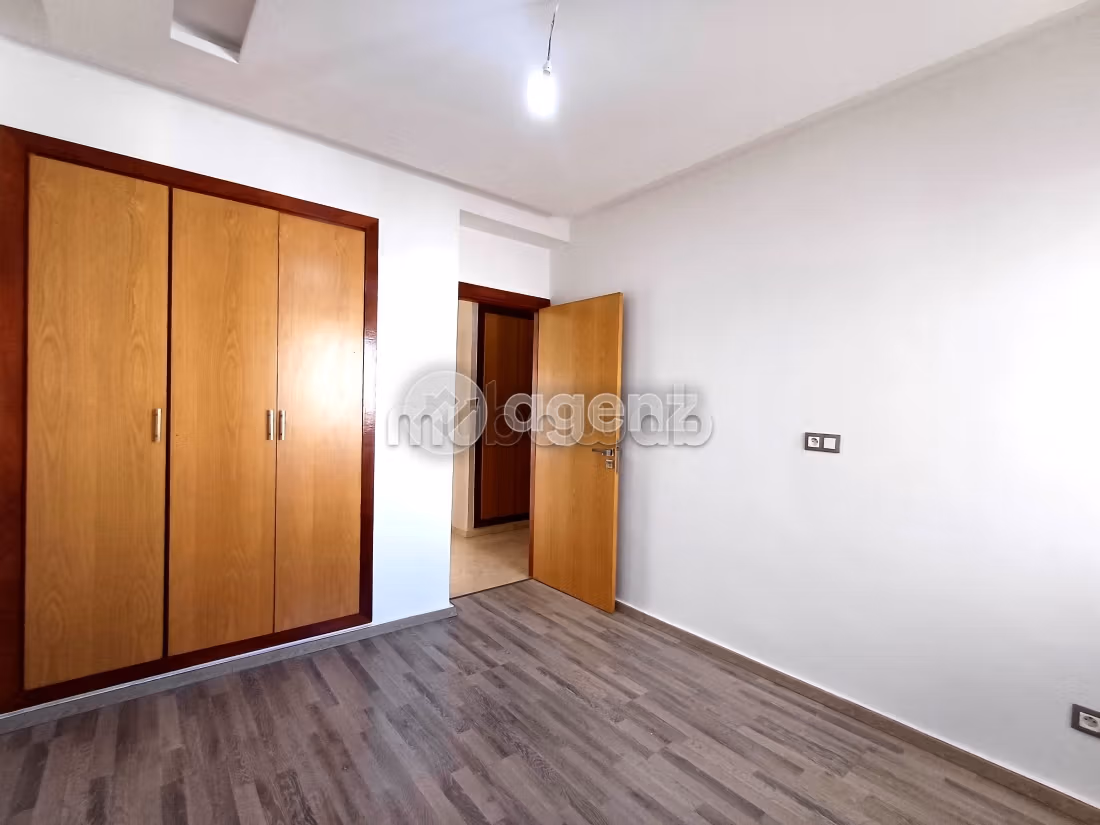 Apartment to purchase. Large area 123 m². Cellar, Large terrace