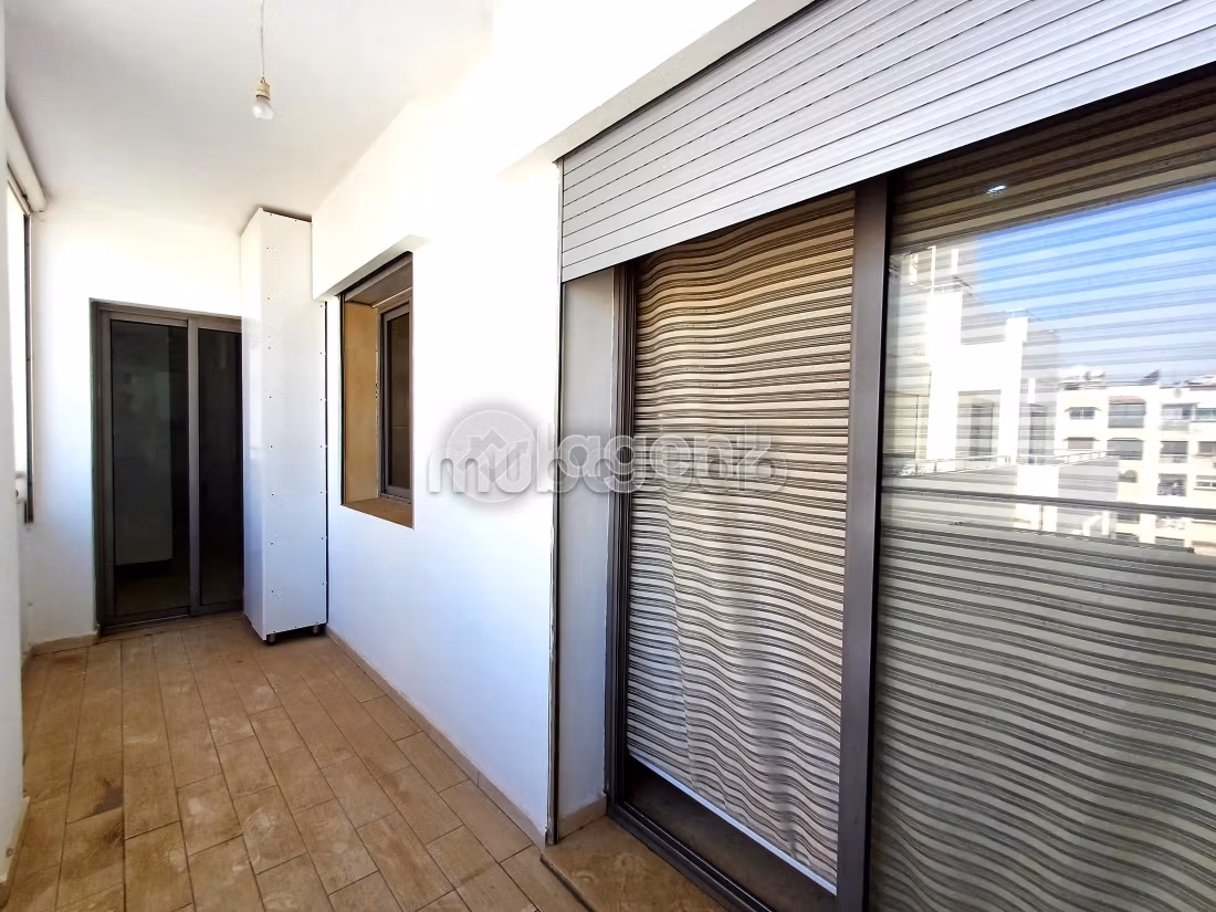 Apartment to purchase. Large area 123 m². Cellar, Large terrace