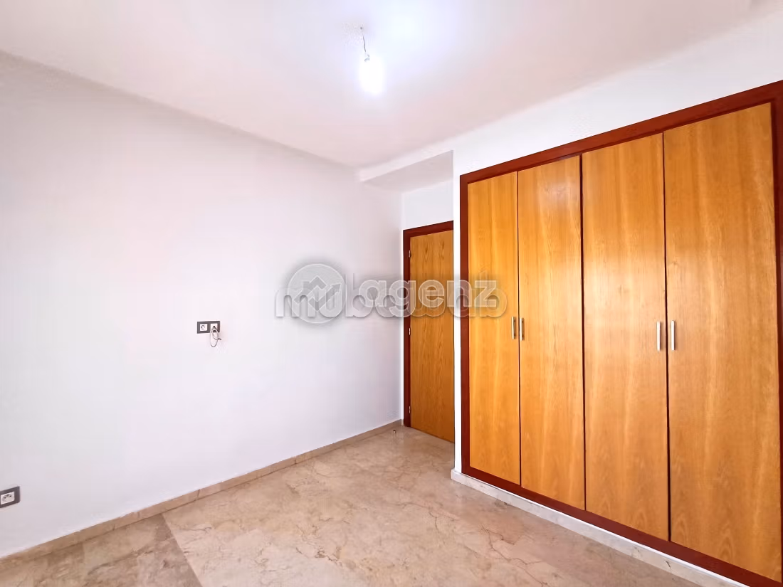 Apartment to purchase. Large area 123 m². Cellar, Large terrace