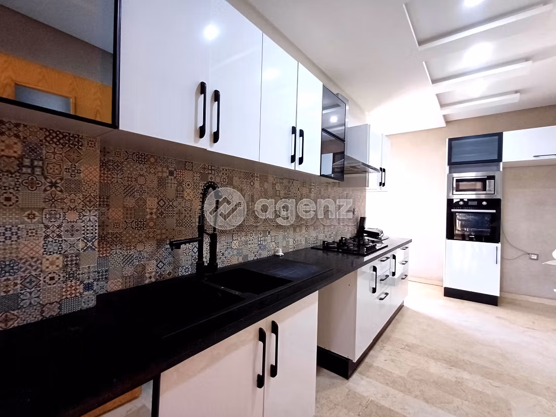 Apartment to purchase. Large area 123 m². Cellar, Large terrace