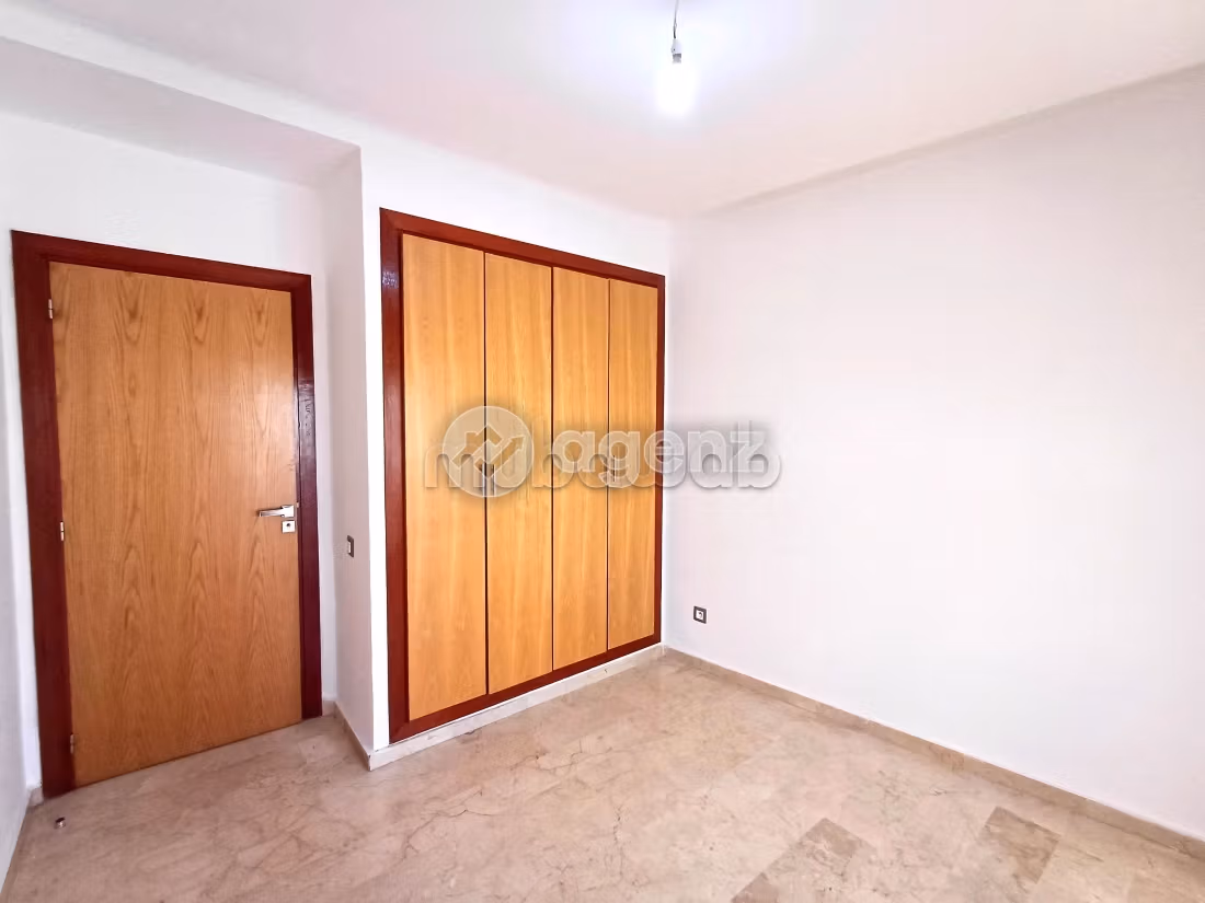 Apartment to purchase. Large area 123 m². Cellar, Large terrace
