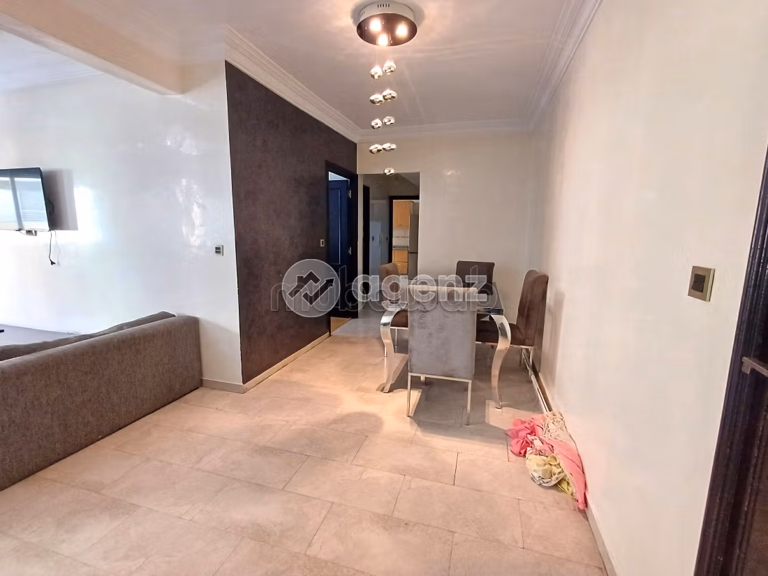 Piso en venta en Oasis. 2 dormitorios. Está amueblado con buen gusto