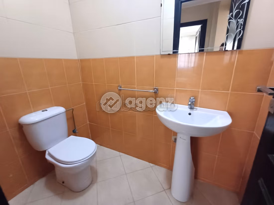 Piso en venta en Oasis. 2 dormitorios. Está amueblado con buen gusto