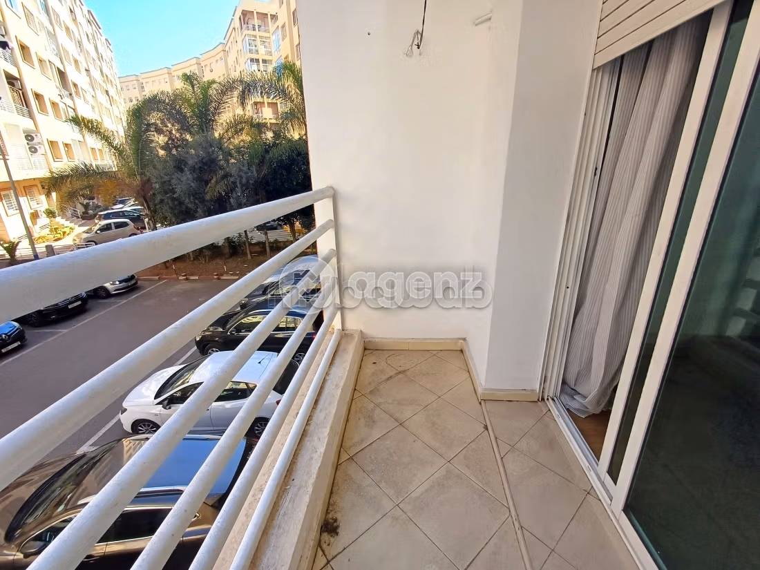 Piso en venta en Oasis. 2 dormitorios. Está amueblado con buen gusto
