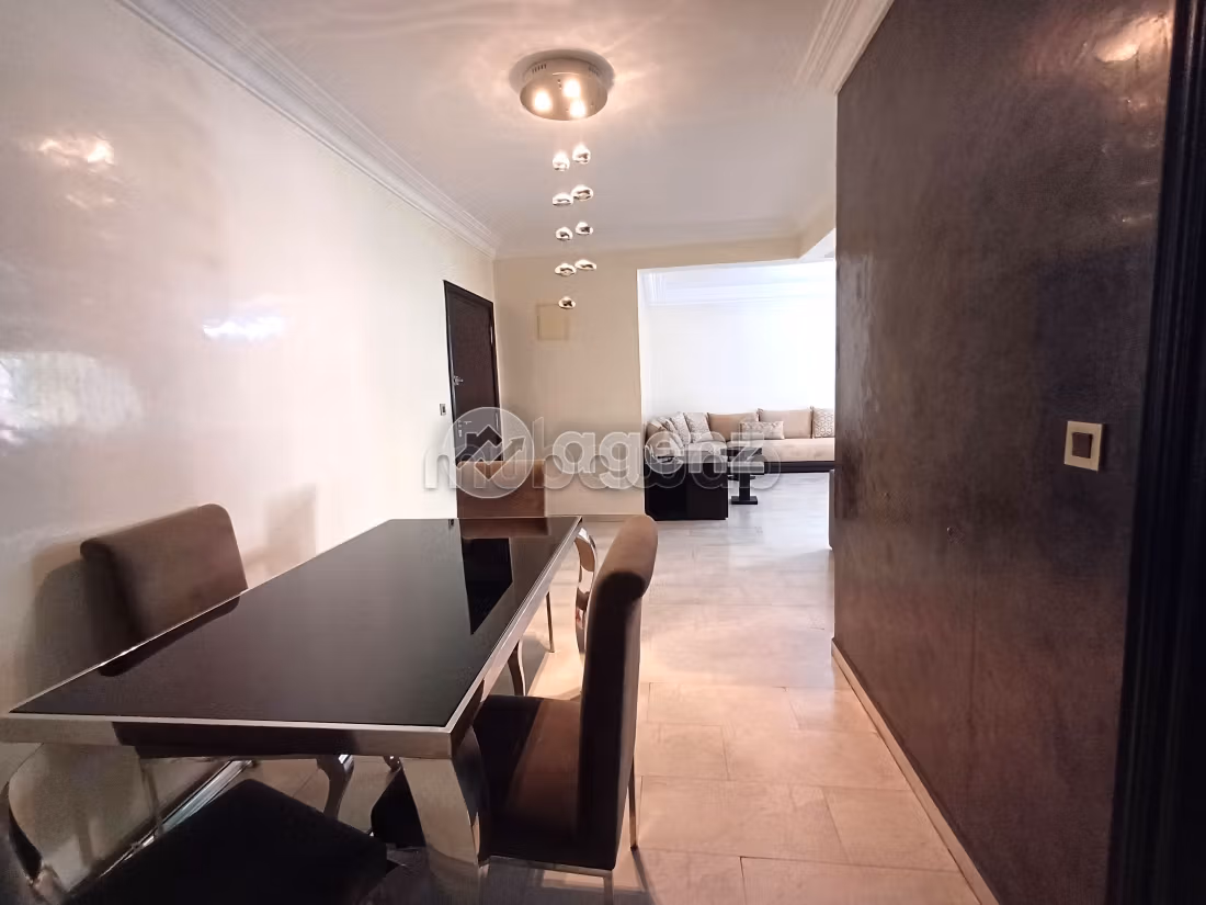 Piso en venta en Oasis. 2 dormitorios. Está amueblado con buen gusto