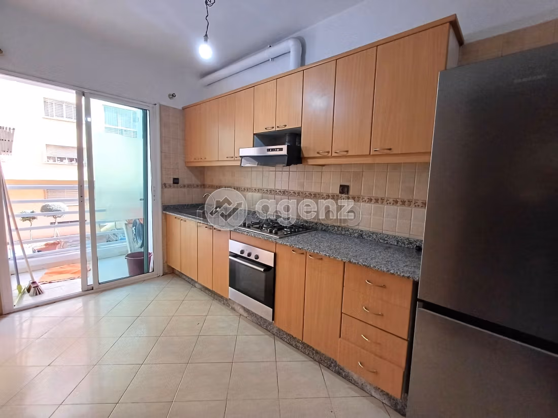 Piso en venta en Oasis. 2 dormitorios. Está amueblado con buen gusto