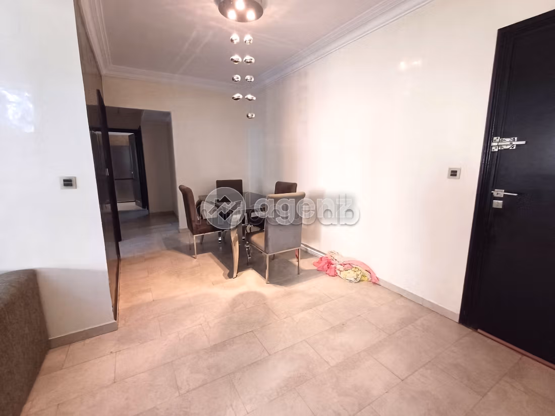 Piso en venta en Oasis. 2 dormitorios. Está amueblado con buen gusto