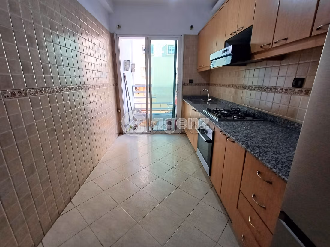 Piso en venta en Oasis. 2 dormitorios. Está amueblado con buen gusto