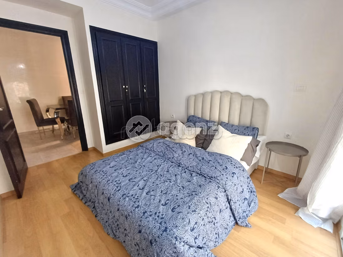 Piso en venta en Oasis. 2 dormitorios. Está amueblado con buen gusto