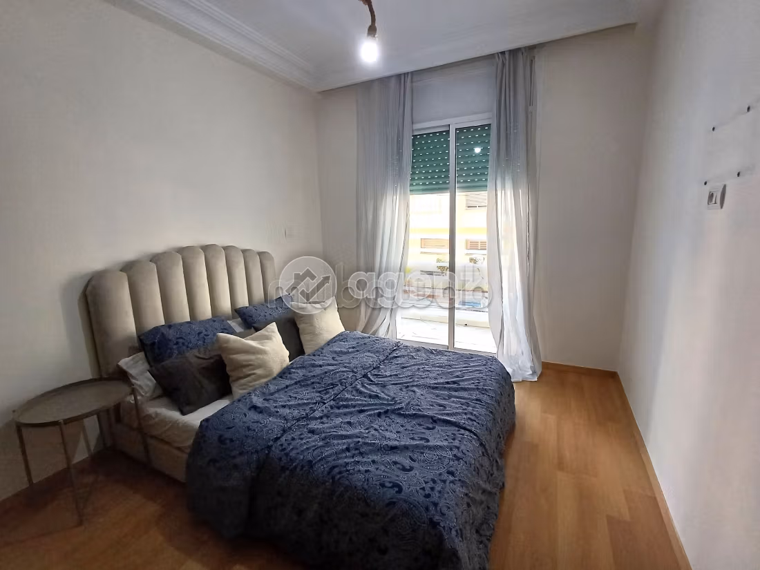 Piso en venta en Oasis. 2 dormitorios. Está amueblado con buen gusto