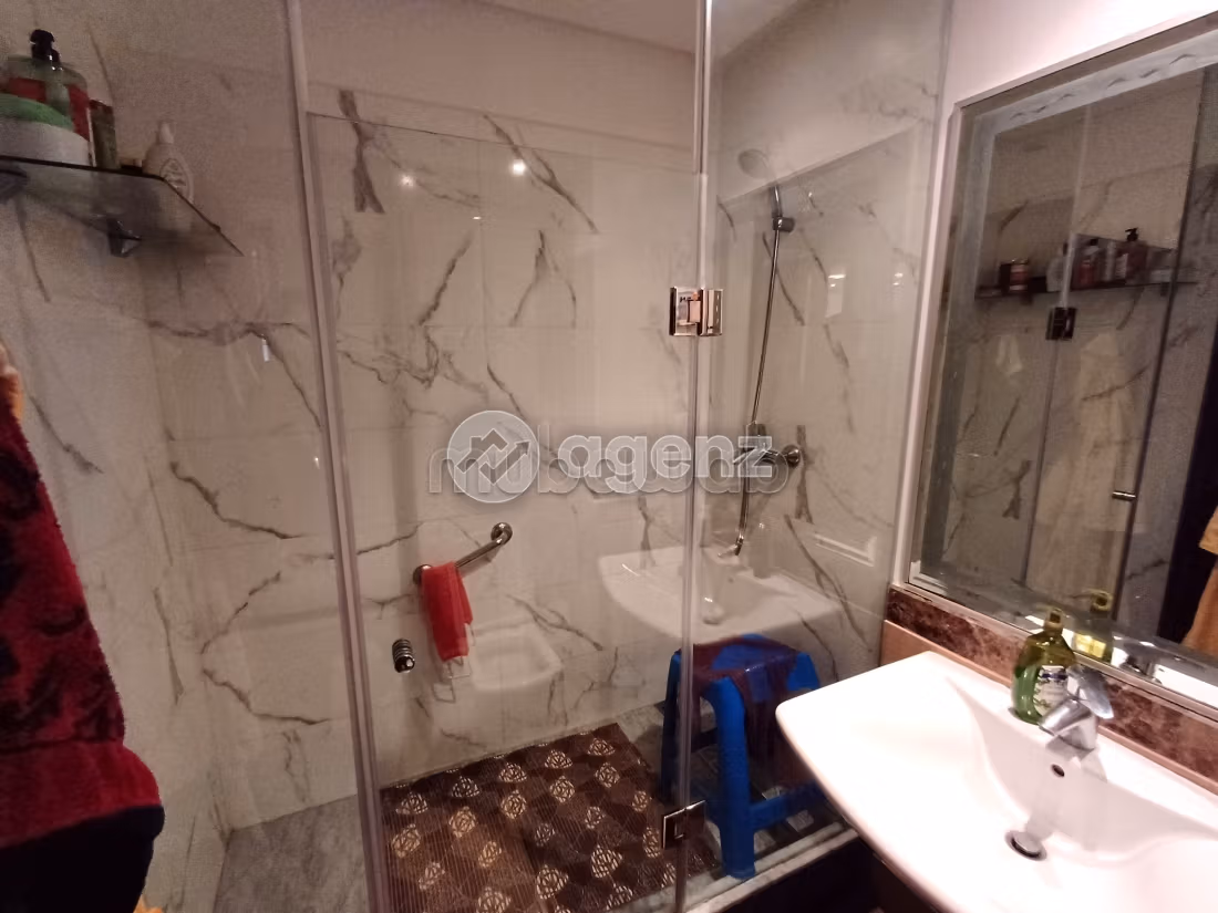 Vendita appartamento a Les princesses. Superficie totale 146 m². Terrazzo e garage