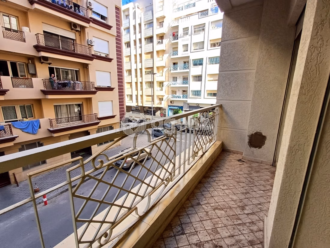 Vendita appartamento a Les princesses. Superficie totale 146 m². Terrazzo e garage
