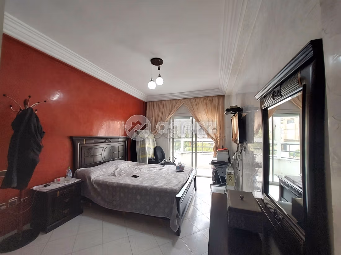 Magnífico piso en venta en Mers Sultan. Gran superficie 197 m². Ascensor y terraza
