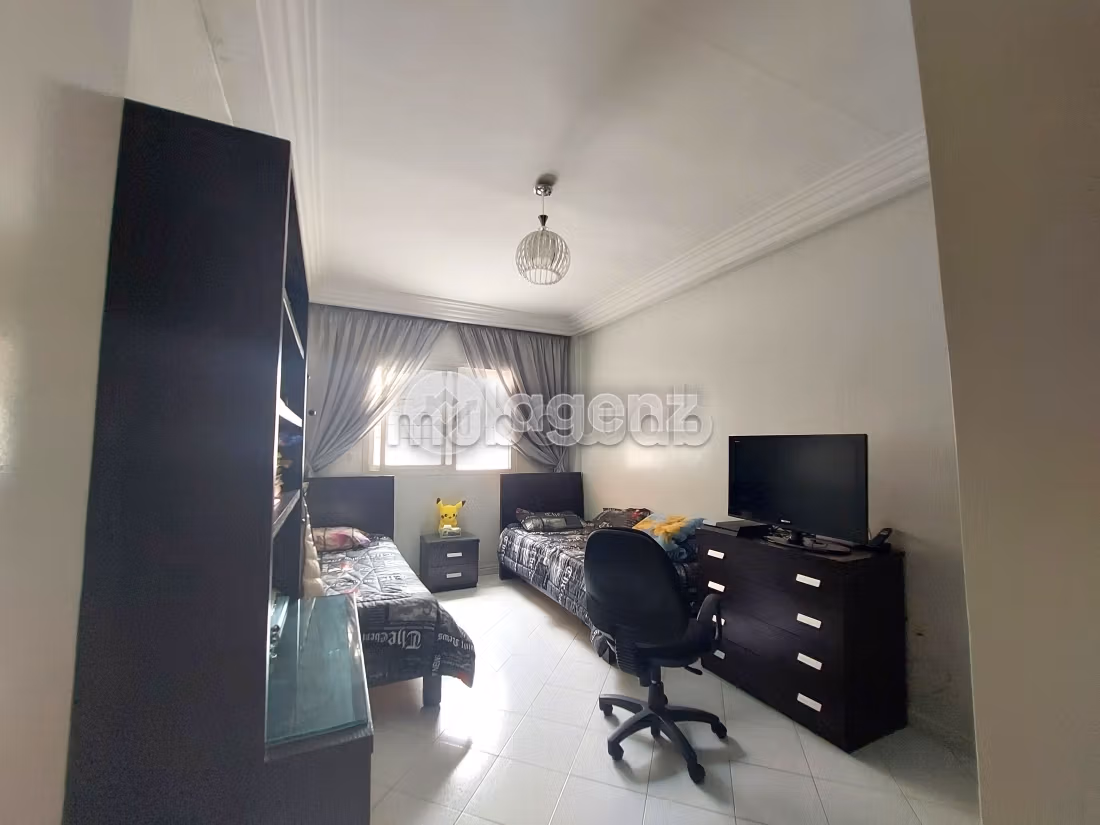 Magnífico piso en venta en Mers Sultan. Gran superficie 197 m². Ascensor y terraza