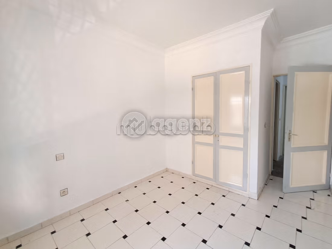 Piso en venta en Les princesses. 4 bonitas habitaciones. Parking y ascensor
