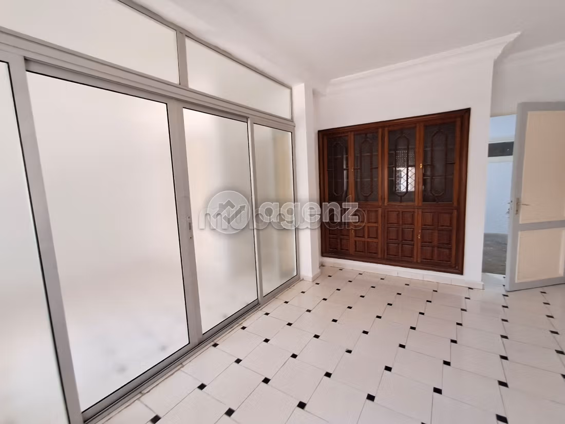 Piso en venta en Les princesses. 4 bonitas habitaciones. Parking y ascensor