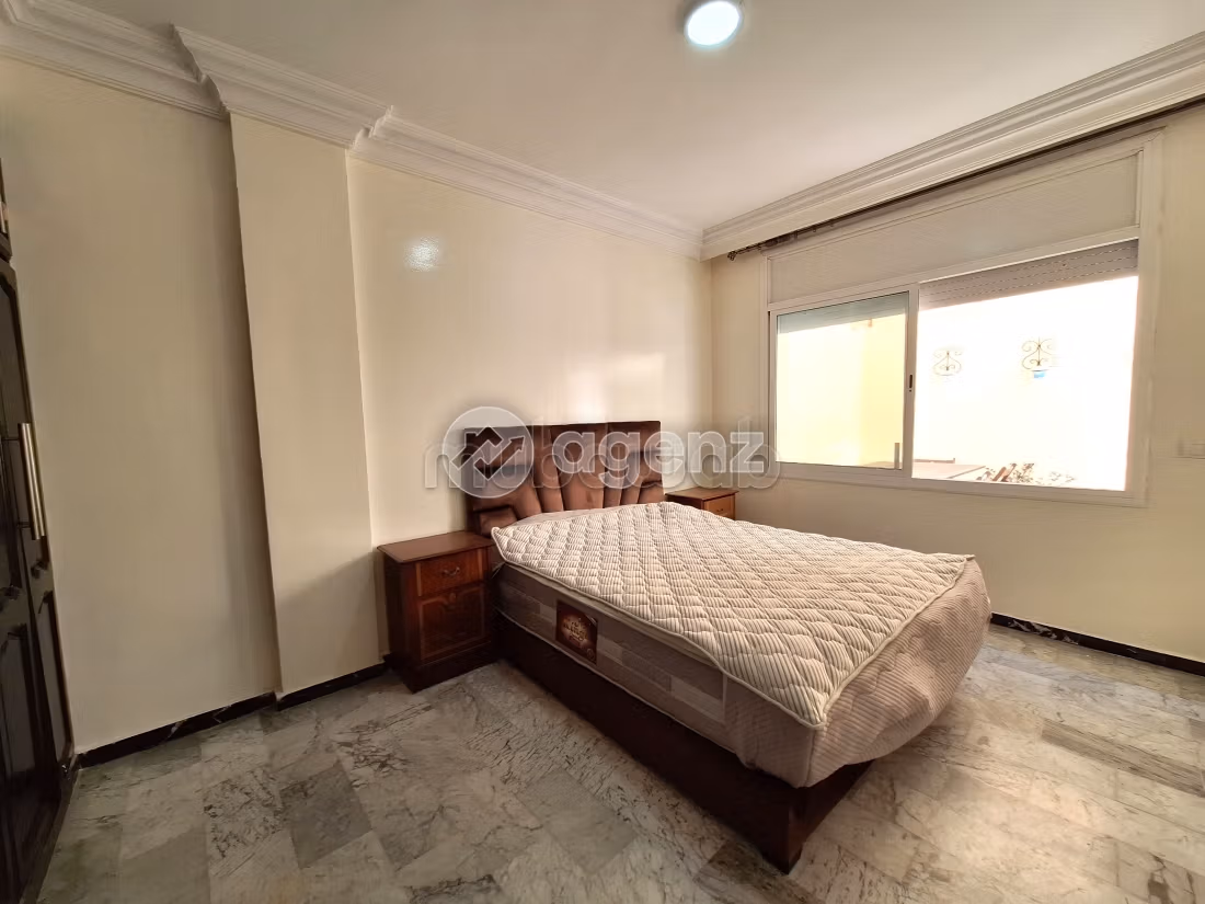 Apartment for sale in Maârif. 2 beautiful rooms. Carpark and terrace