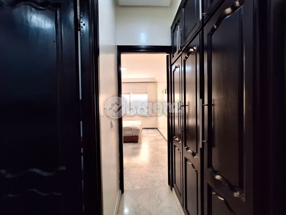 Apartment for sale in Maârif. 2 beautiful rooms. Carpark and terrace