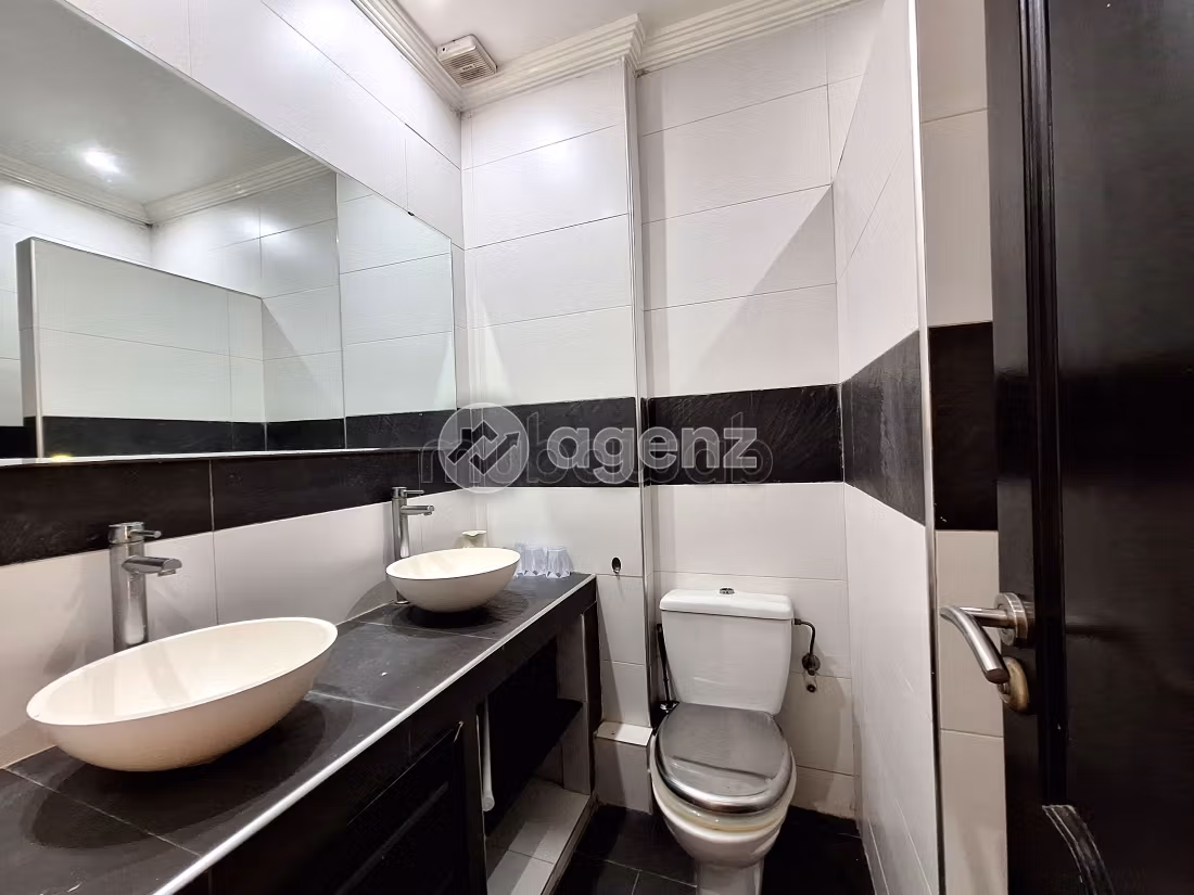 Apartment for sale in Maârif. 2 beautiful rooms. Carpark and terrace