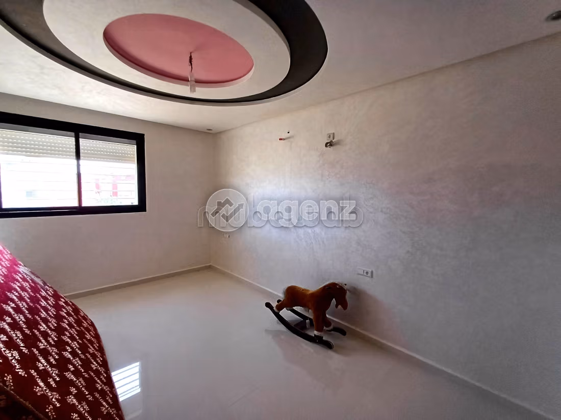 Vendita villa di lusso. Superficie 341 m². Posto auto e giardino