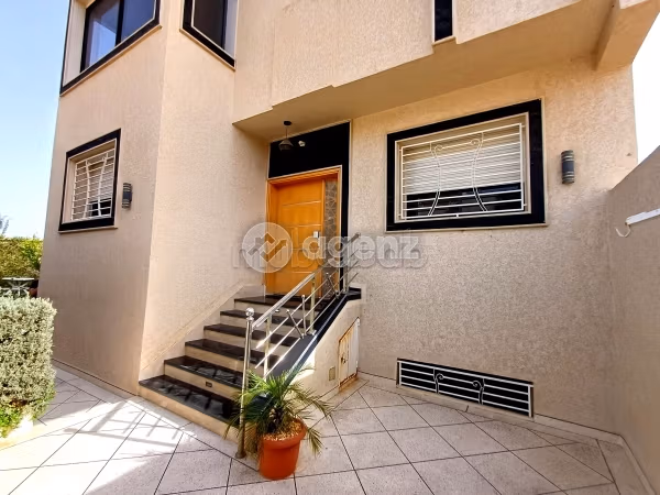 Villa à vendre 341 m², 6 chambres Toulal Meknès