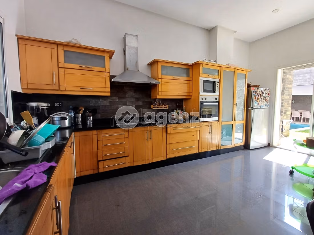Villa à vendre 484 m², 6 chambres Bouskoura Bouskoura