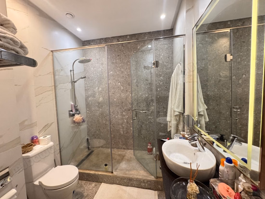 Appartement 169 m2 a vendre à Janat Zaytoune 
côté grand stade