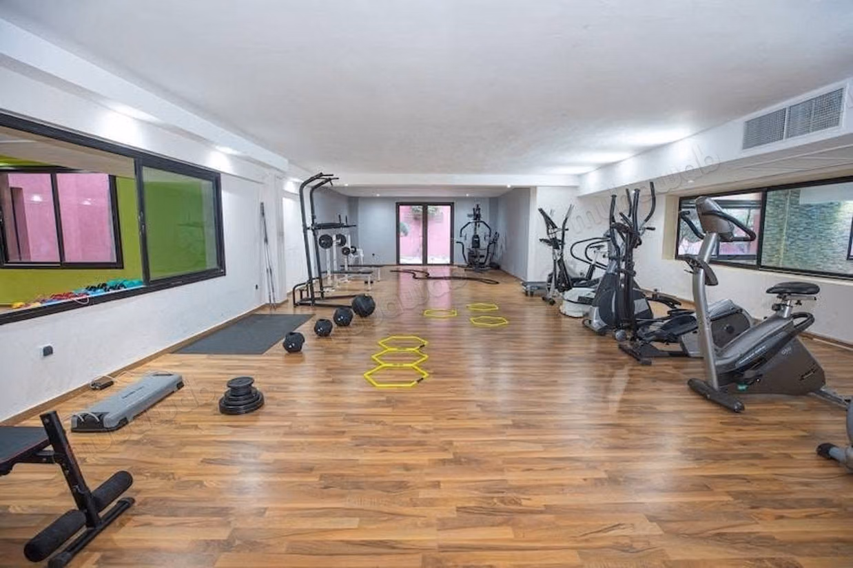 Appartement 169 m2 a vendre à Janat Zaytoune 
côté grand stade