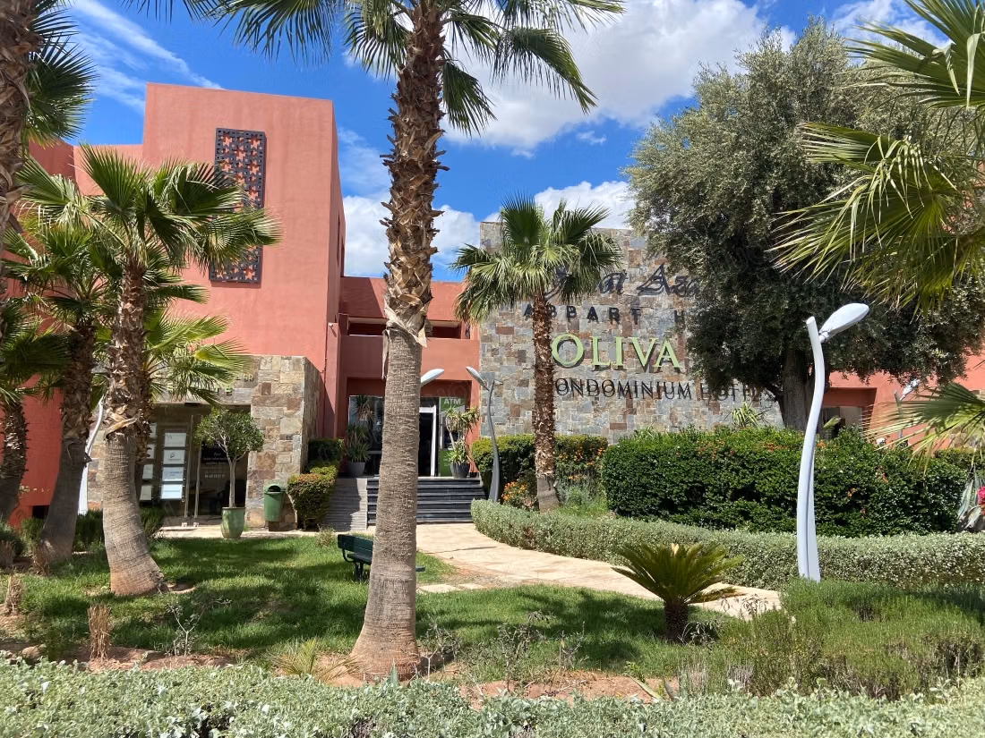 Appartement 169 m2 a vendre à Janat Zaytoune 
côté grand stade