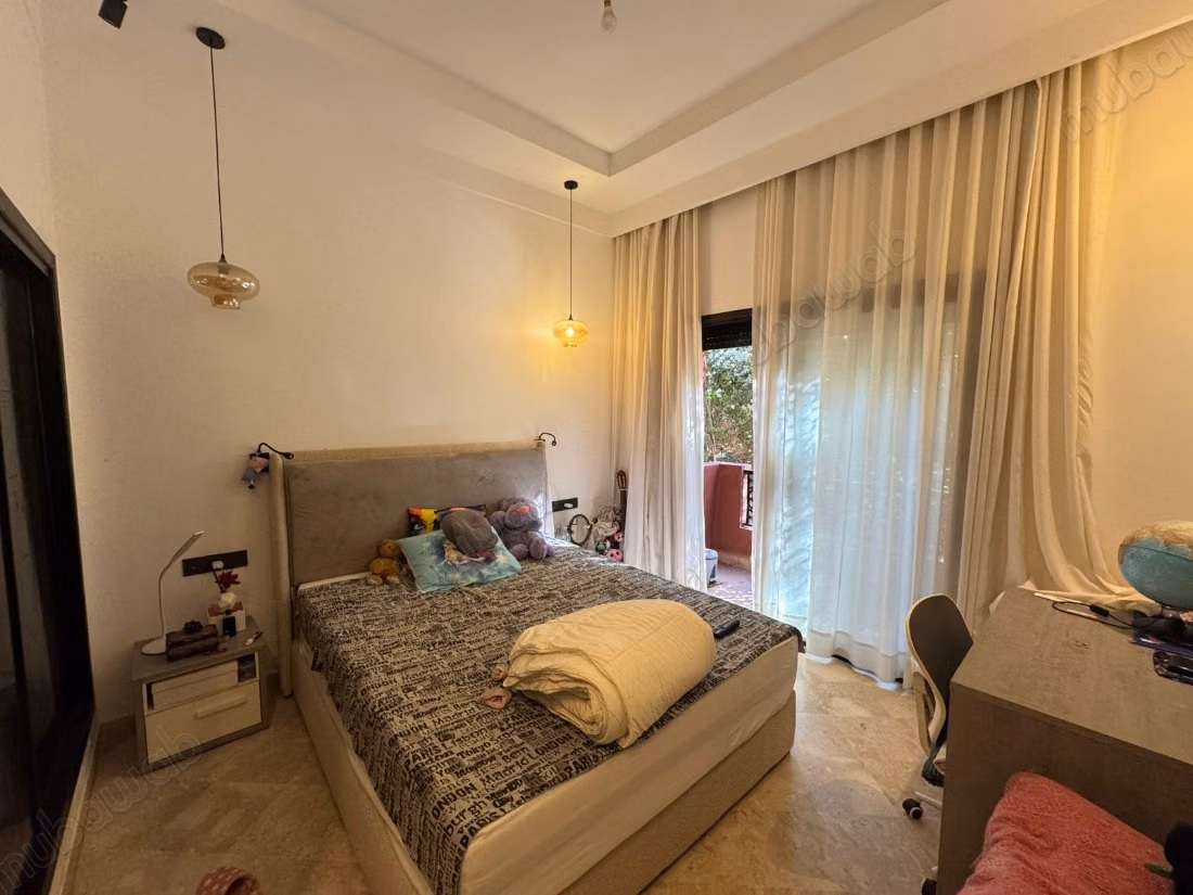 Appartement 169 m2 a vendre à Janat Zaytoune 
côté grand stade
