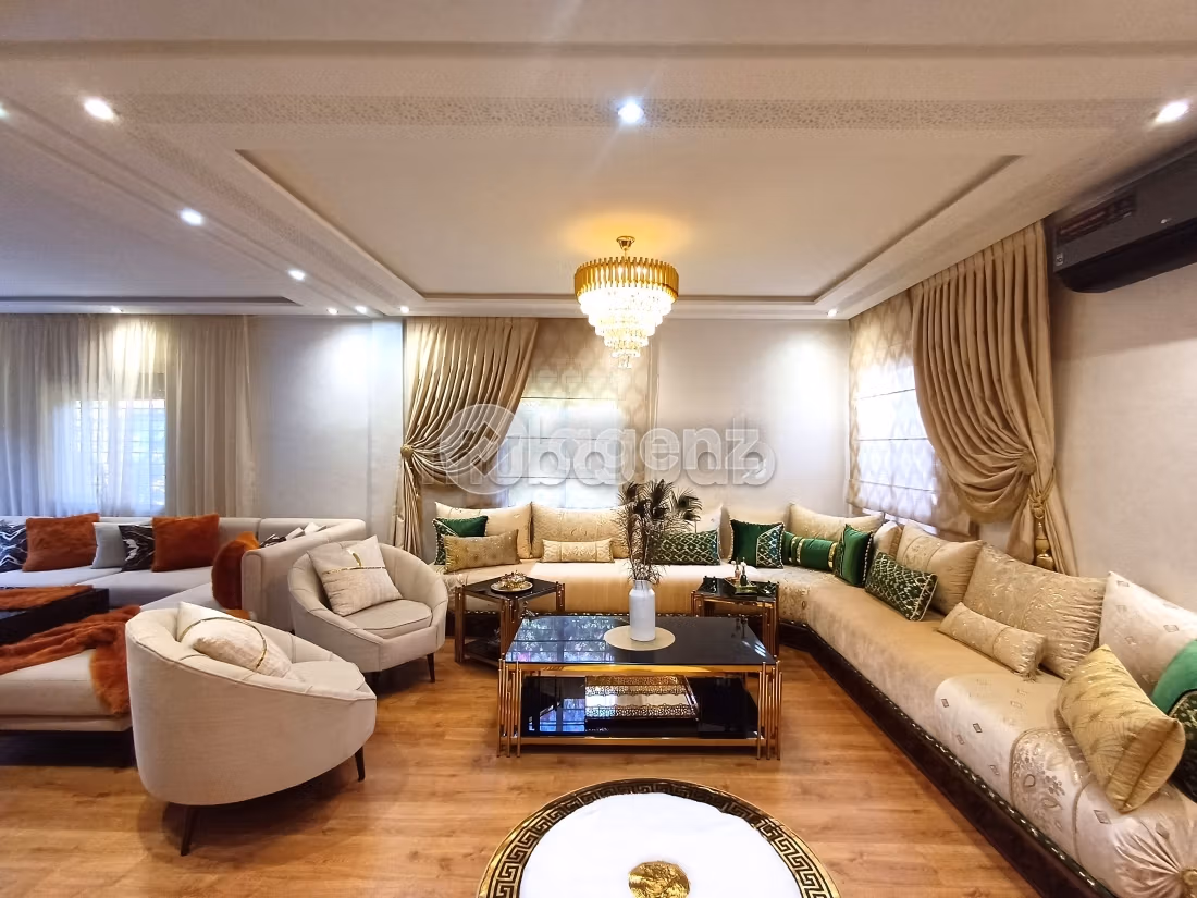 High quality villa for rent. 3 rooms. Well decorated
