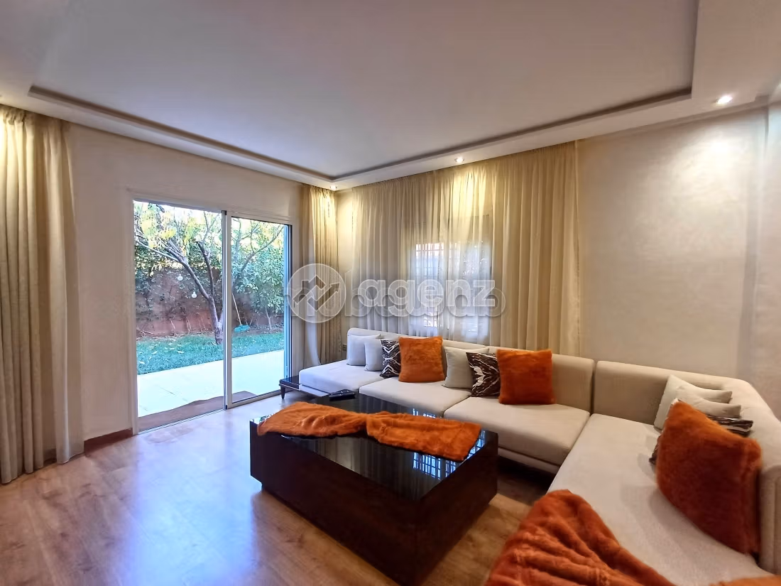 High quality villa for rent. 3 rooms. Well decorated