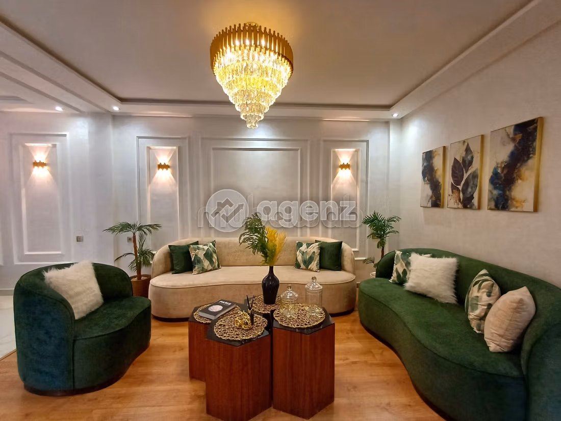 High quality villa for rent. 3 rooms. Well decorated