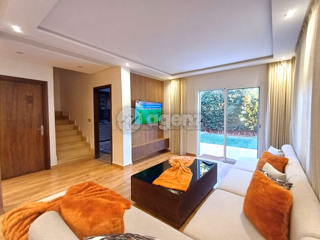 High quality villa for rent. 3 rooms. Well decorated