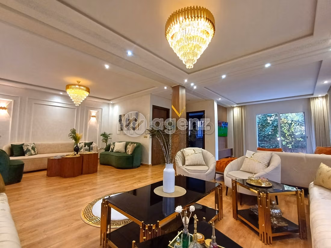 High quality villa for rent. 3 rooms. Well decorated
