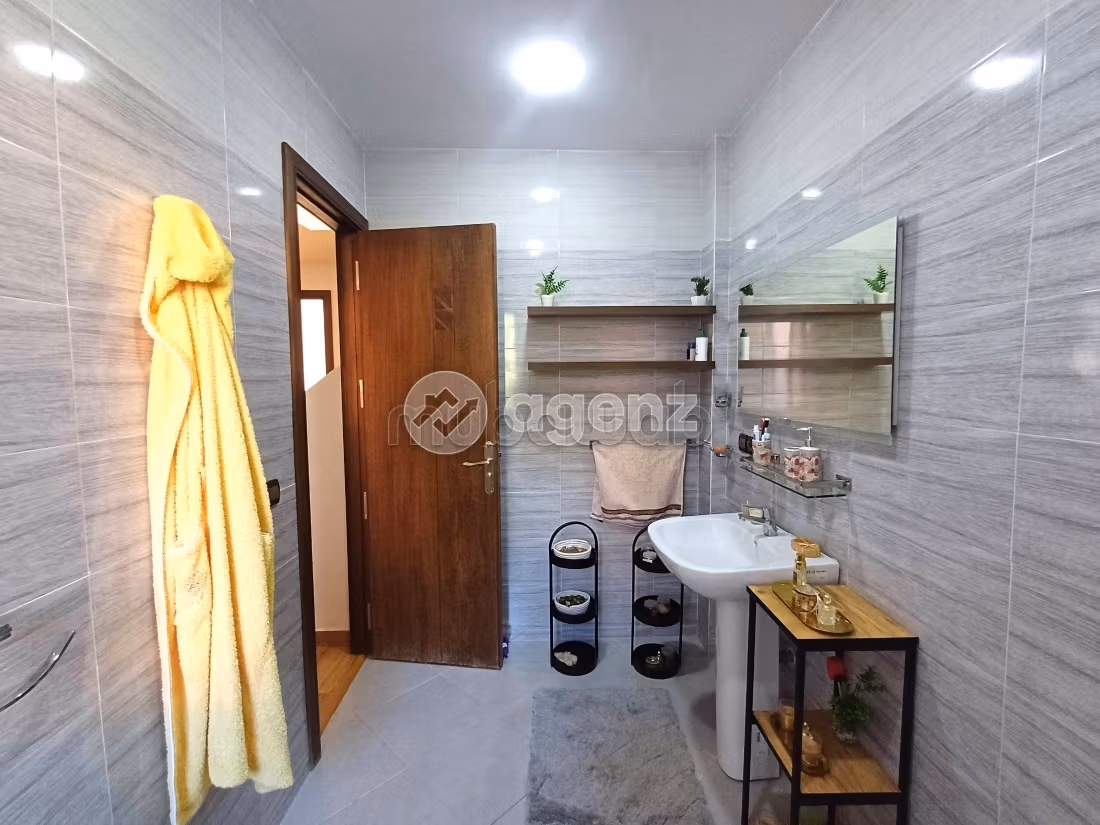High quality villa for rent. 3 rooms. Well decorated