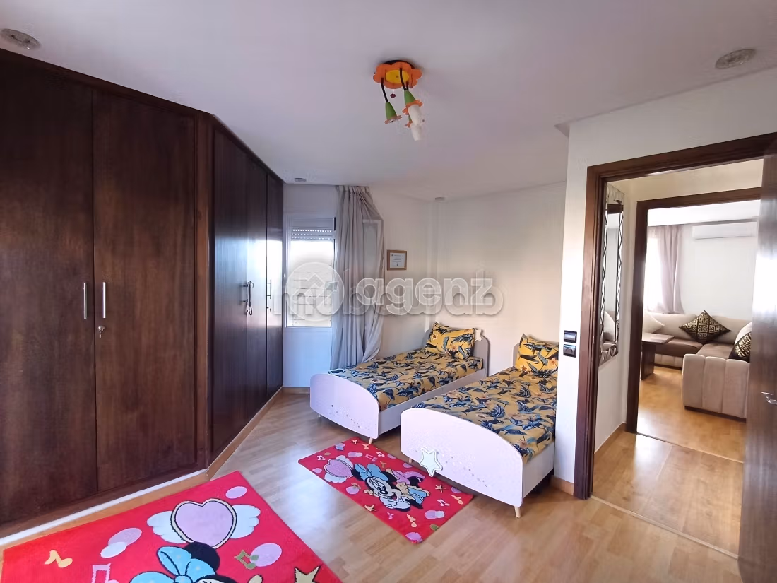 High quality villa for rent. 3 rooms. Well decorated