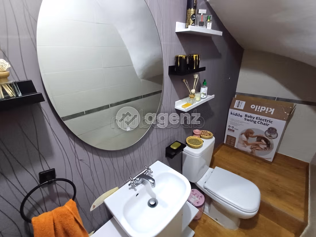 High quality villa for rent. 3 rooms. Well decorated