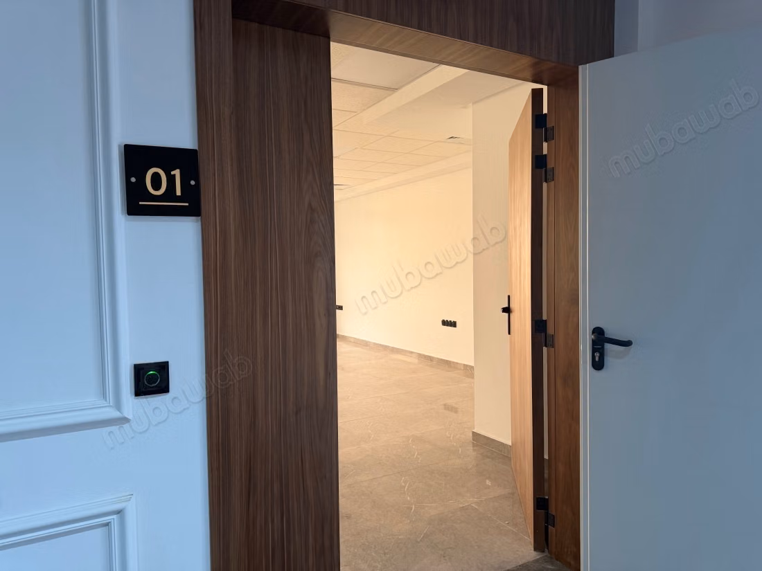 Oficinas en alquiler en Riad Oulad Mtaa. Dimensión 1500 m². Con ascensor