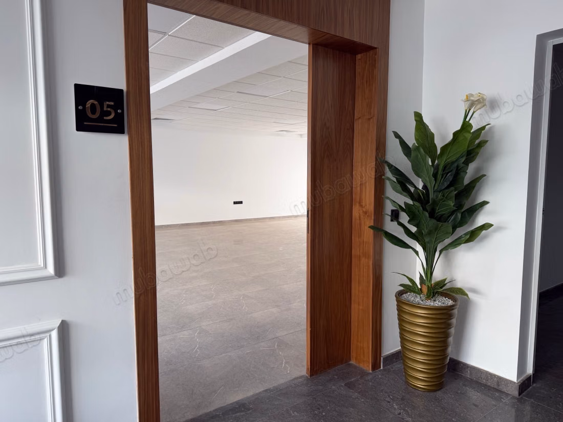 Oficinas en alquiler en Riad Oulad Mtaa. Dimensión 1500 m². Con ascensor