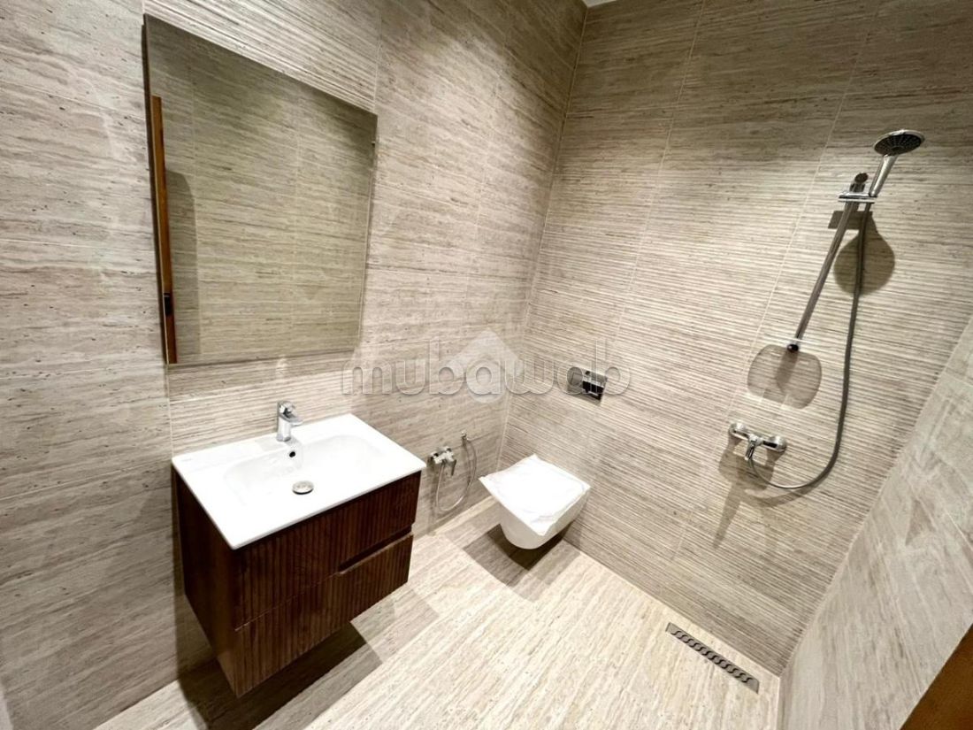 Sell apartment. Dimension 100 m². Equipped kitchen