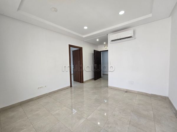 Bureau accueil plus 1 au lac 2