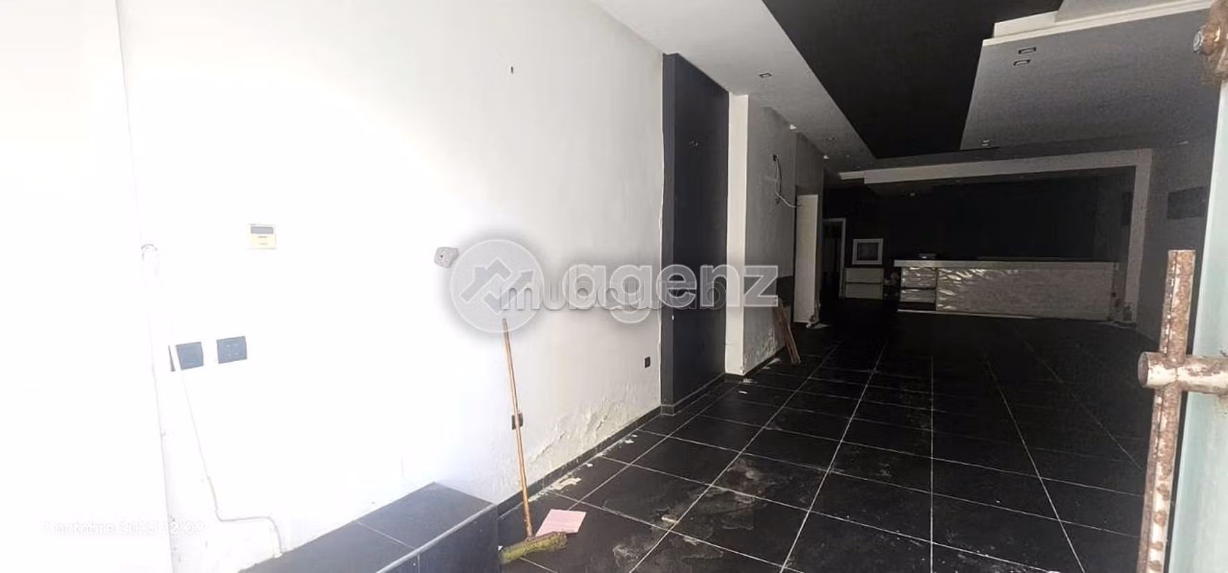 Locale commerciale in vendita a Derb Ben Houmane. Superficie 118 m²