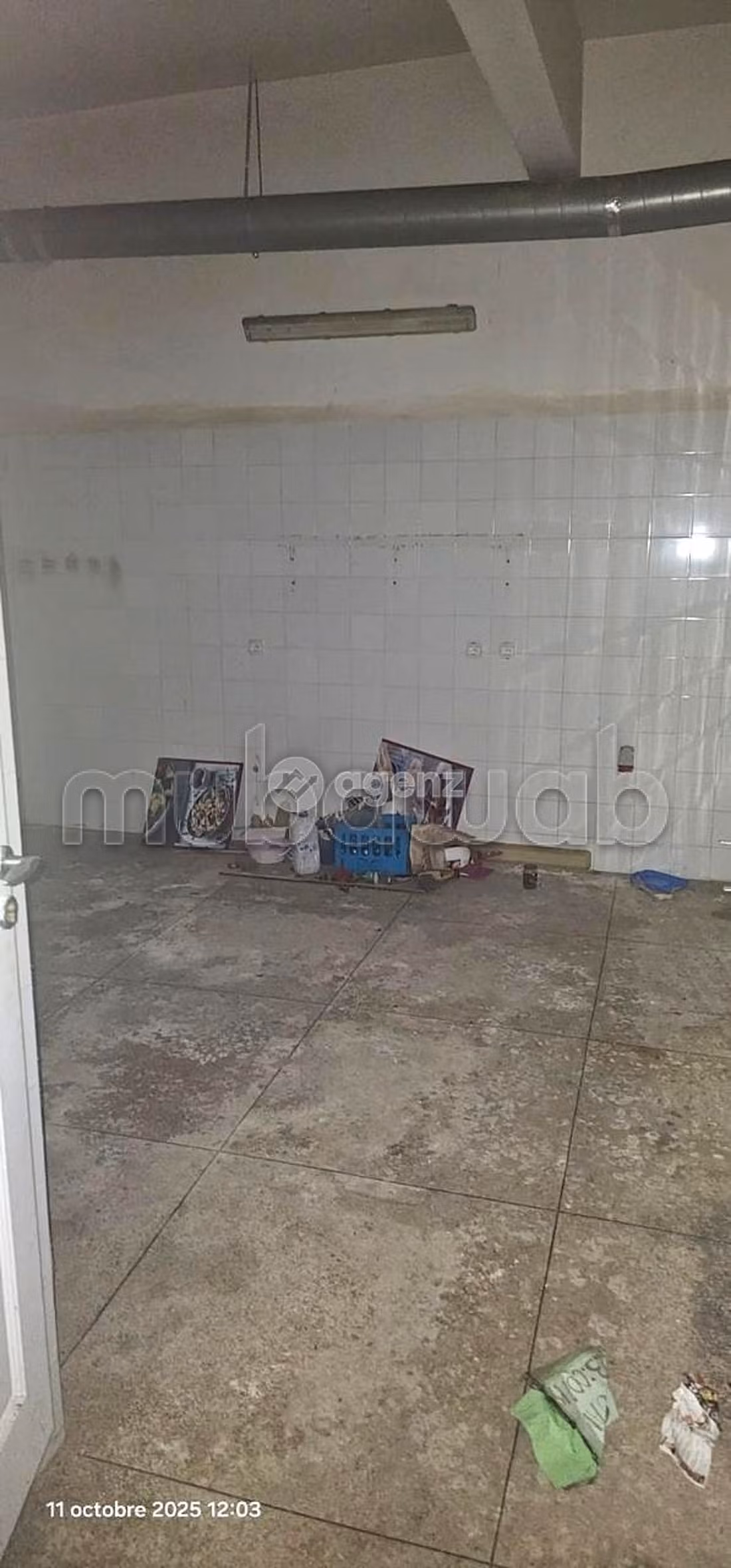 Locale commerciale in vendita a Derb Ben Houmane. Superficie 118 m²