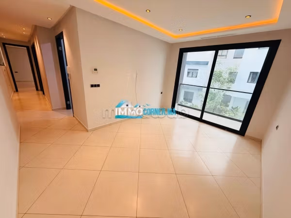 À louer – Bel appartement non meublé dans résidence fermée
