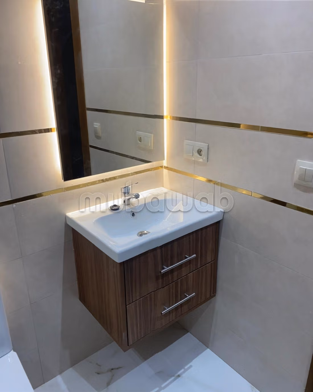 Sale of a lovely apartment. Total area 92 m². Lift and terrace