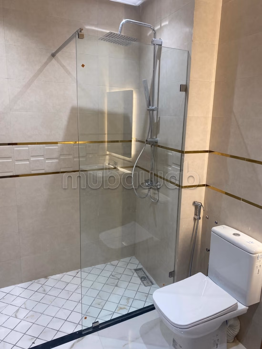 Sale of a lovely apartment. Total area 92 m². Lift and terrace