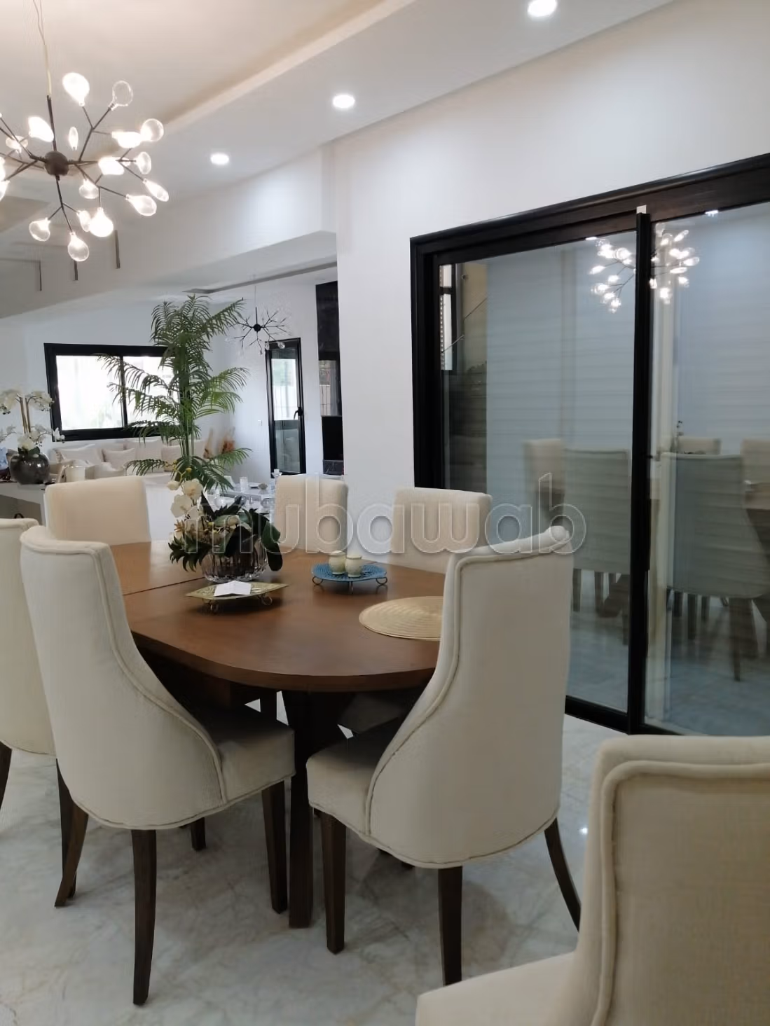 Luxueuse Villa avec piscine à la soukra